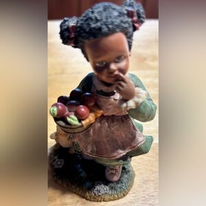 Home Interiors Pickin' Apples Figurine